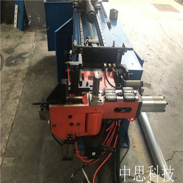 全自動(dòng)彎管機(jī)構(gòu)造